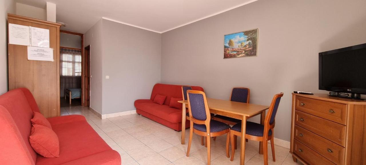 Apartments Mark - 10 M From Sea Medulin Extérieur photo